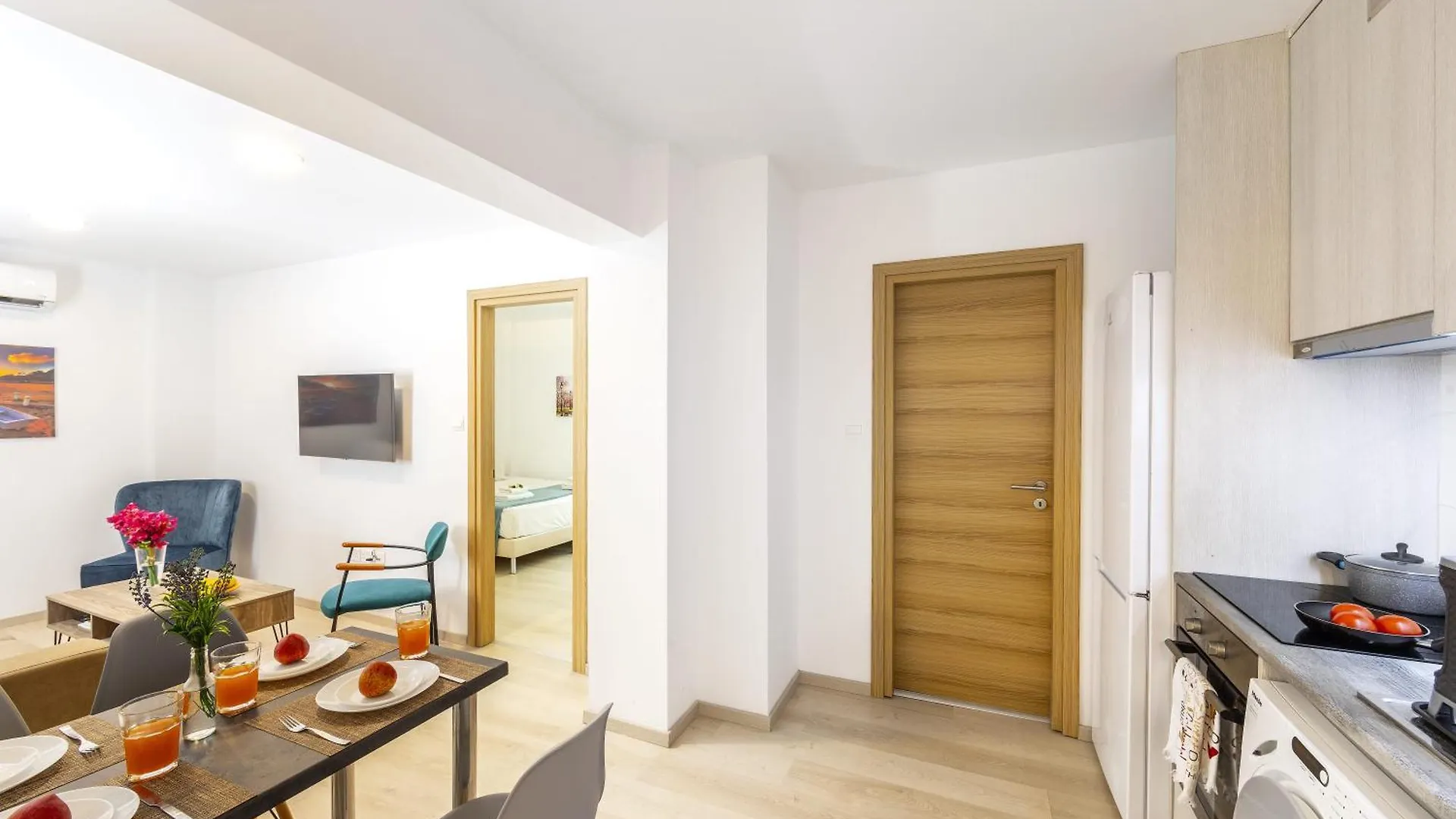 C-Premium Apts 100M From Beach And City Centre Larnaca 0*,  Chypre