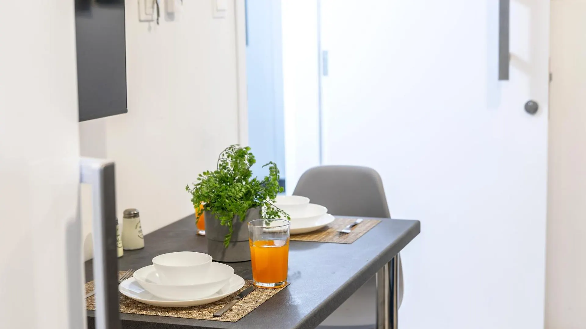 C-Premium Apts 100M From Beach And City Centre Larnaca 0*,