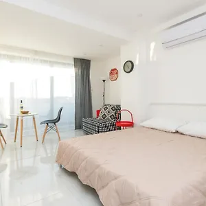 Six , Larnaca Chypre